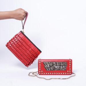 AW23POUCHRED-HSA1442WONDERWOMENCLUTCHRED-1-300x300